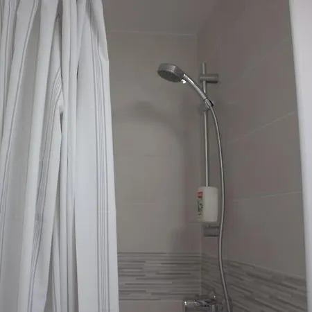 Studio Paris Sud A Cote Du Metro Villejuif