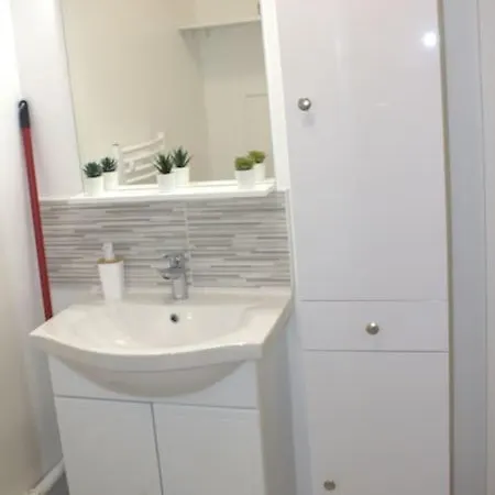 Apartment Studio Paris Sud A Cote Du Metro