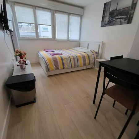 Studio Paris Sud A Cote Du Metro Apartment