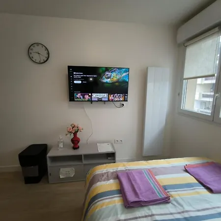 Apartment Studio Paris Sud A Cote Du Metro Villejuif