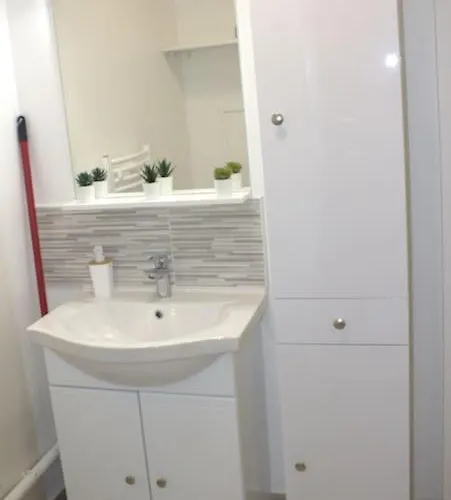 Appartement Paris Sud A Cote Du Metro